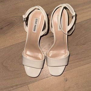 Steve Madden beige platform heels NEVER WORN